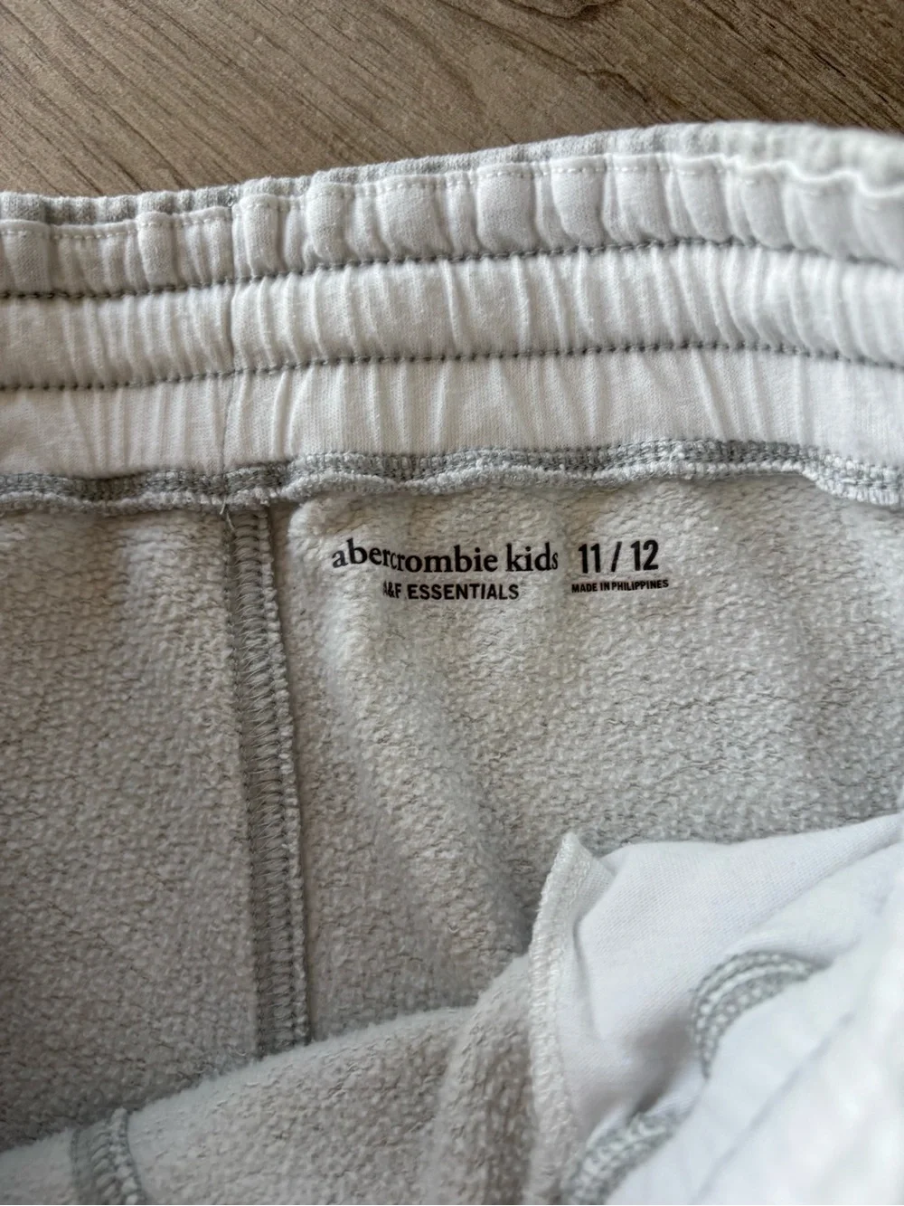 abercrombie kids light gray jogger sweatpants size 11-12